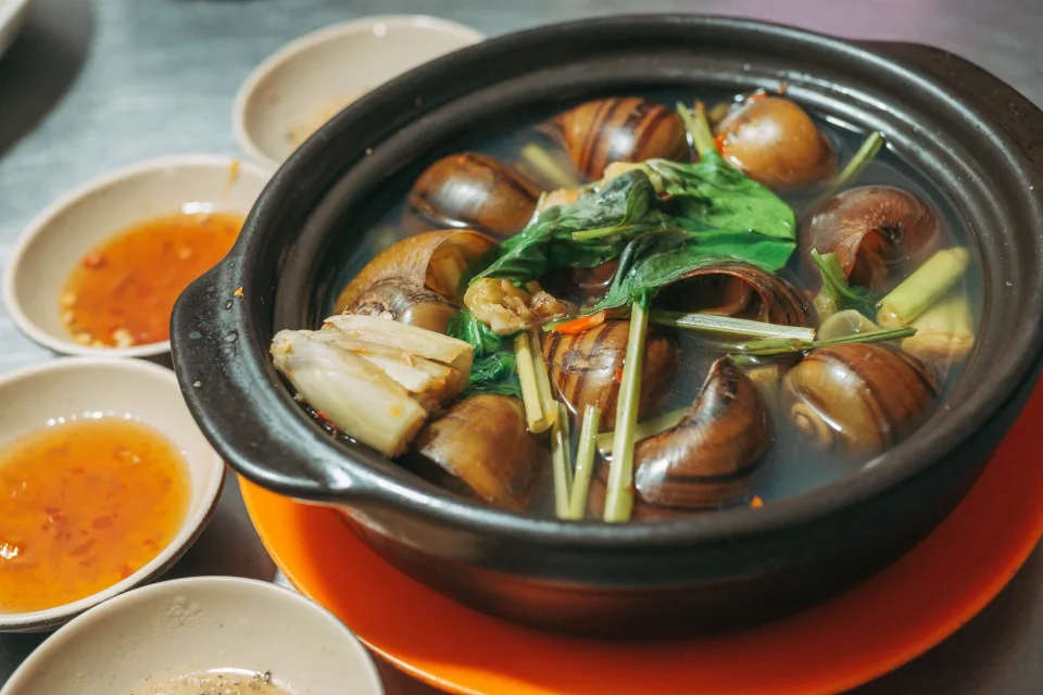 Bàn ăn tại Bê Thui Trang Quảng Nam